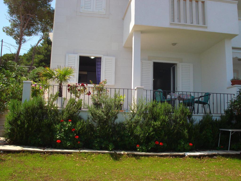 Sea Star Apartment Sutivan Exterior foto